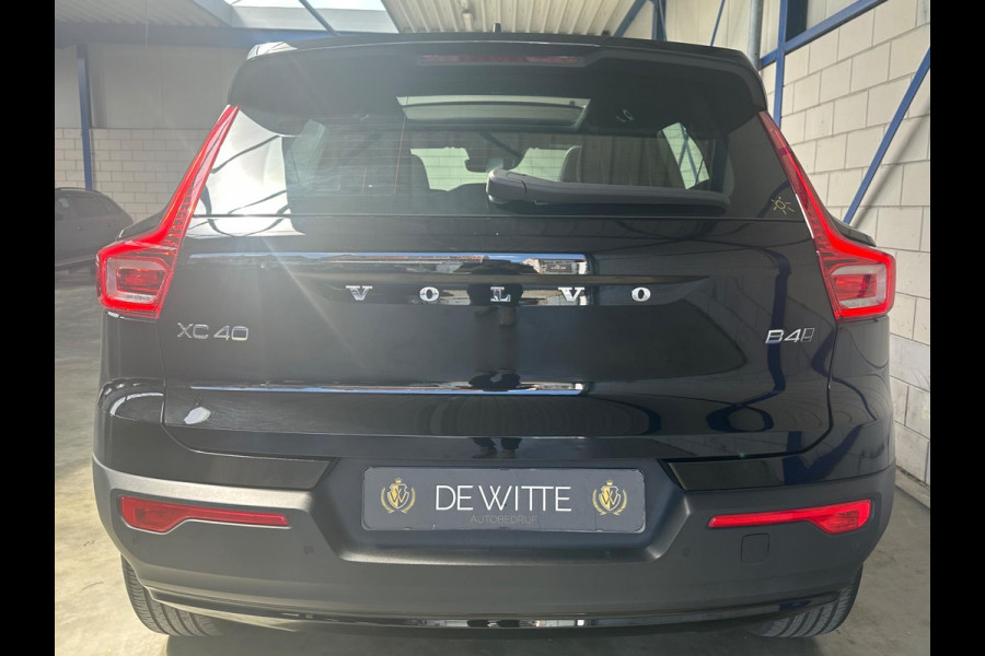 Volvo XC40 2.0 B4 R-Design Pano| Blis|Keyless|R-Camera|Full