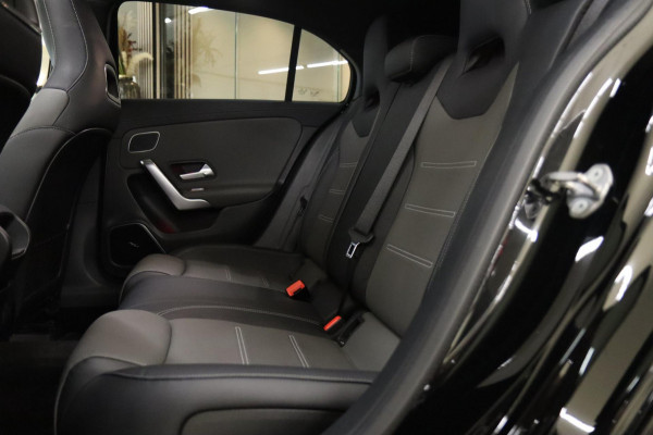 Mercedes-Benz A-Klasse AMG 35 4MATIC PANO/LANEASSIST/BURM/MEMORYST/BOMVOL