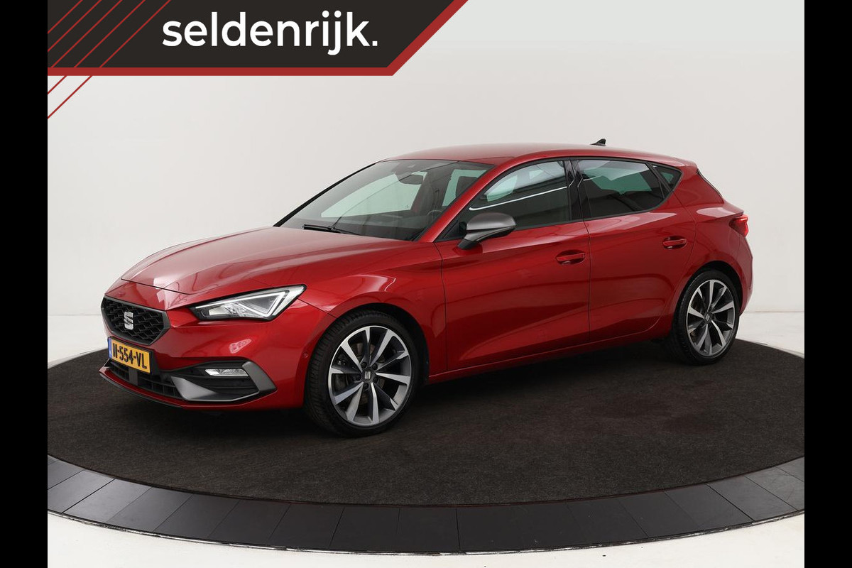 Seat Leon 1.5 eTSI FR | Sfeerverlichting | Appel CarPlay | Navigatie | Camera | Cruise Control | LED | LMV 18 Seat Leon 1.5 eTSI FR | Sfeerverlichting | Appel CarPlay | Navigatie | Camera | Cruise Control | LED | LMV 18