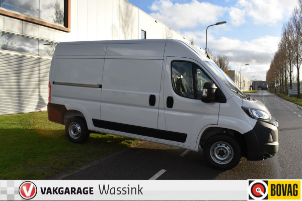 Peugeot Boxer 2.2 BlueHDi 140 S&S L2H2 3.3t Euro 6 Nieuwe registratie 2024/ GEEN BPM/ L2H2/ achteruitrijcamera verzwaard verenpakket, pakket City plus