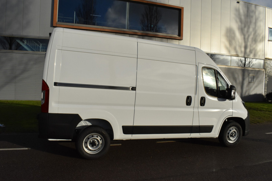 Peugeot Boxer 2.2 BlueHDi 140 S&S L2H2 3.3t Euro 6 Nieuwe registratie 2024/ GEEN BPM/ L2H2/ achteruitrijcamera verzwaard verenpakket, pakket City plus