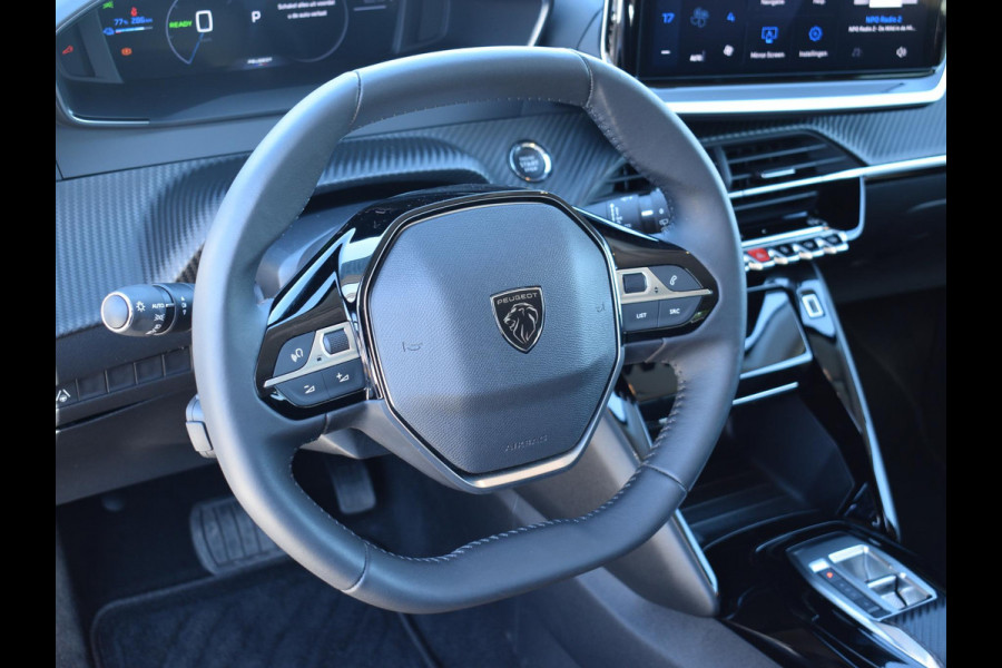 Peugeot e-208 EV Allure 51 kWh 3 FASE | ACHTERUITRIJCAMERA MET SENSOREN | NAVIGATIE & CARPLAY | E.C.C. |