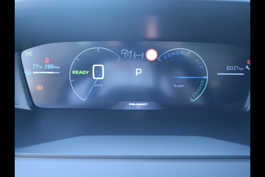 Peugeot e-208 EV Allure 51 kWh 3 FASE | ACHTERUITRIJCAMERA MET SENSOREN | NAVIGATIE & CARPLAY | E.C.C. |