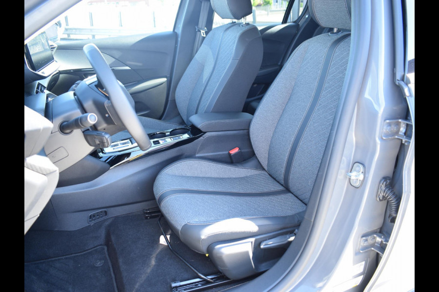 Peugeot e-208 EV Allure 51 kWh 3 FASE | ACHTERUITRIJCAMERA MET SENSOREN | NAVIGATIE & CARPLAY | E.C.C. |