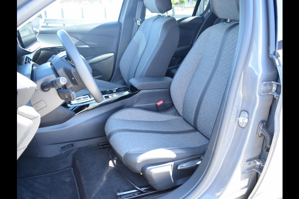 Peugeot e-208 EV Allure 51 kWh 3 FASE | ACHTERUITRIJCAMERA MET SENSOREN | NAVIGATIE & CARPLAY | E.C.C. |