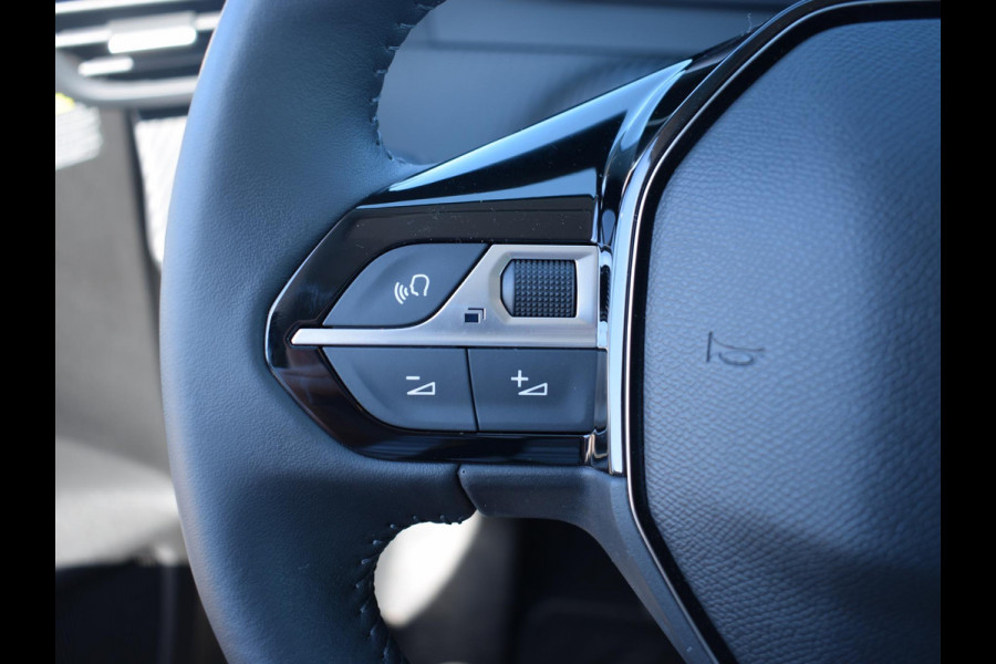 Peugeot e-208 EV Allure 51 kWh 3 FASE | ACHTERUITRIJCAMERA MET SENSOREN | NAVIGATIE & CARPLAY | E.C.C. |