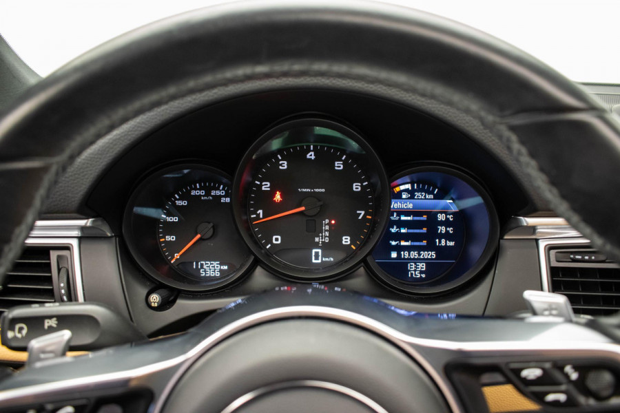 Porsche Macan 2.0 |Pano|Org.NL|Sportchrono|Luchtvering|360|Bose|VOLL|