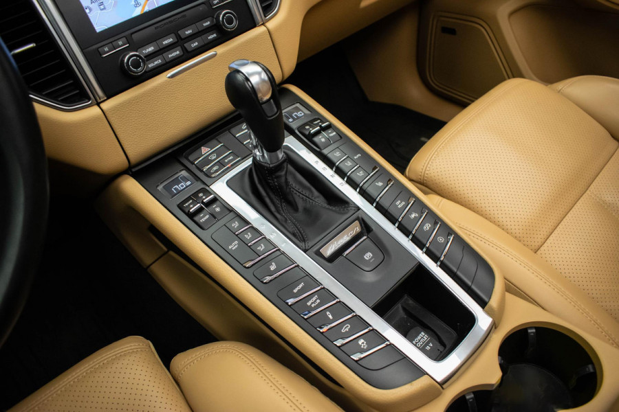 Porsche Macan 2.0 |Pano|Org.NL|Sportchrono|Luchtvering|360|Bose|VOLL|