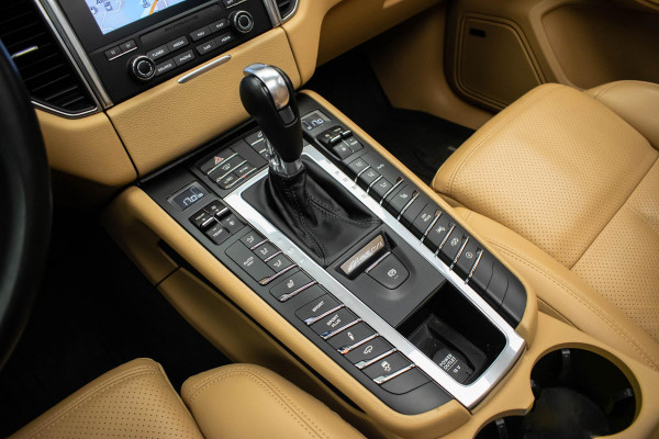 Porsche Macan 2.0 |Pano|Org.NL|Sportchrono|Luchtvering|360|Bose|VOLL|