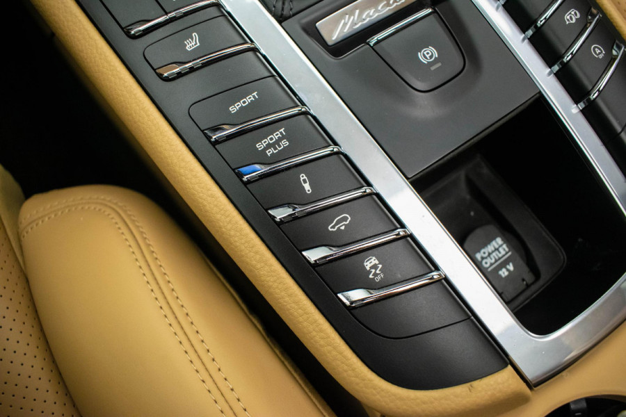 Porsche Macan 2.0 |Pano|Org.NL|Sportchrono|Luchtvering|360|Bose|VOLL|