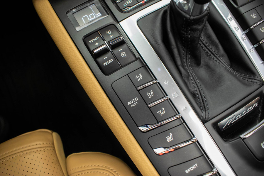 Porsche Macan 2.0 |Pano|Org.NL|Sportchrono|Luchtvering|360|Bose|VOLL|