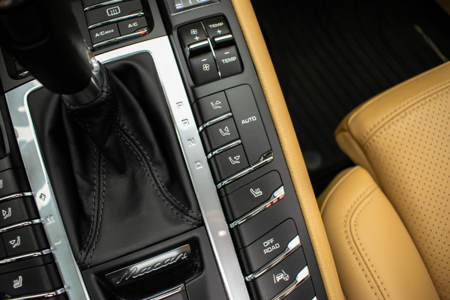 Porsche Macan 2.0 |Pano|Org.NL|Sportchrono|Luchtvering|360|Bose|VOLL|