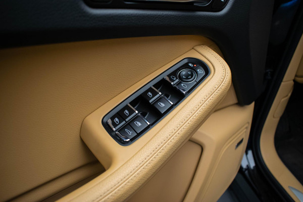Porsche Macan 2.0 |Pano|Org.NL|Sportchrono|Luchtvering|360|Bose|VOLL|