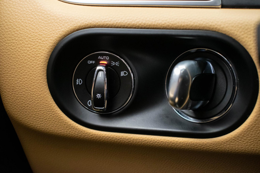 Porsche Macan 2.0 |Pano|Org.NL|Sportchrono|Luchtvering|360|Bose|VOLL|