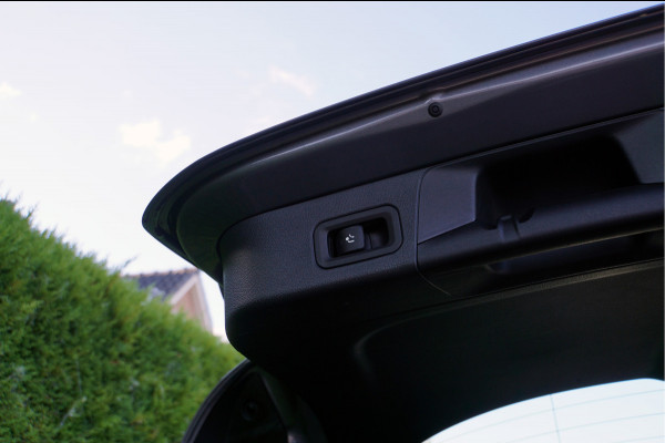 Mercedes-Benz B-Klasse B 200 Progressive | Panorama Trekhaak Easypack Sfeerverlichting