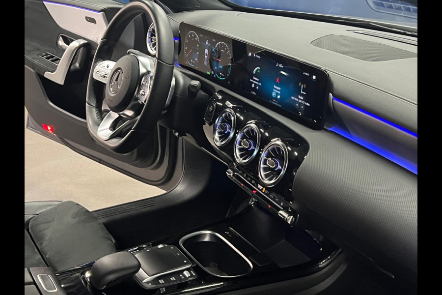 Mercedes-Benz A-Klasse A250 e AMG-Line Sfeerverlichting | Cruise & Climate c. | Wide screen | Stoelverwarming