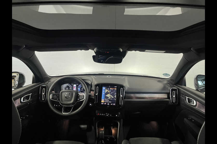 Volvo XC40 Recharge T4 Plus Dark Open dak | Harman/Kardon | Keyless | Cruise & Climate c. | Leder/Alcantara