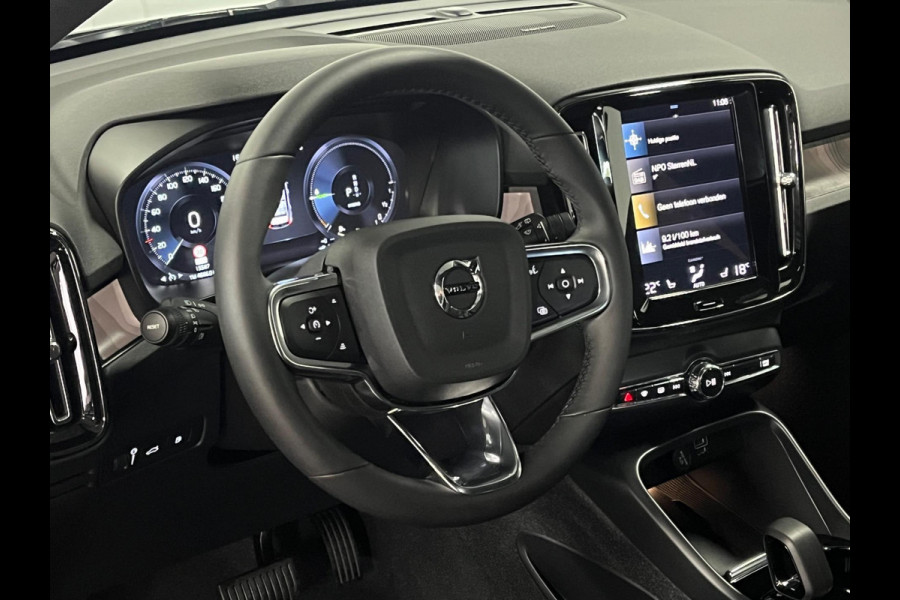 Volvo XC40 Recharge T4 Plus Dark Open dak | Harman/Kardon | Keyless | Cruise & Climate c. | Leder/Alcantara