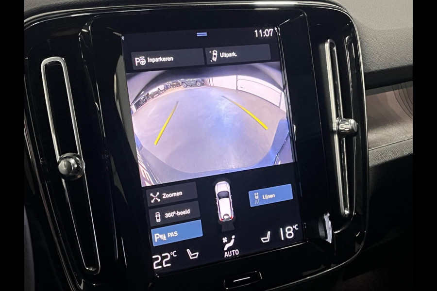 Volvo XC40 Recharge T4 Plus Dark Open dak | Harman/Kardon | Keyless | Cruise & Climate c. | Leder/Alcantara