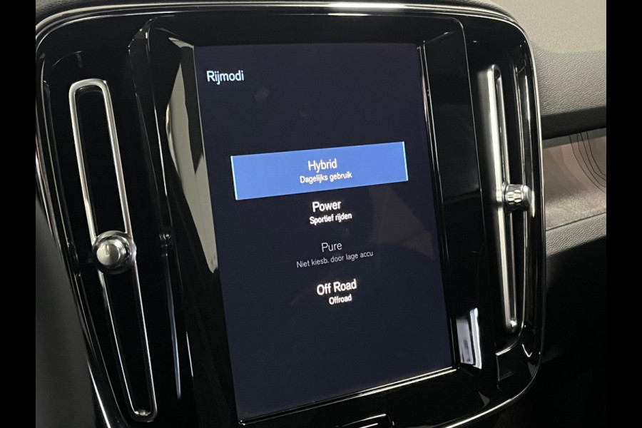 Volvo XC40 Recharge T4 Plus Dark Open dak | Harman/Kardon | Keyless | Cruise & Climate c. | Leder/Alcantara