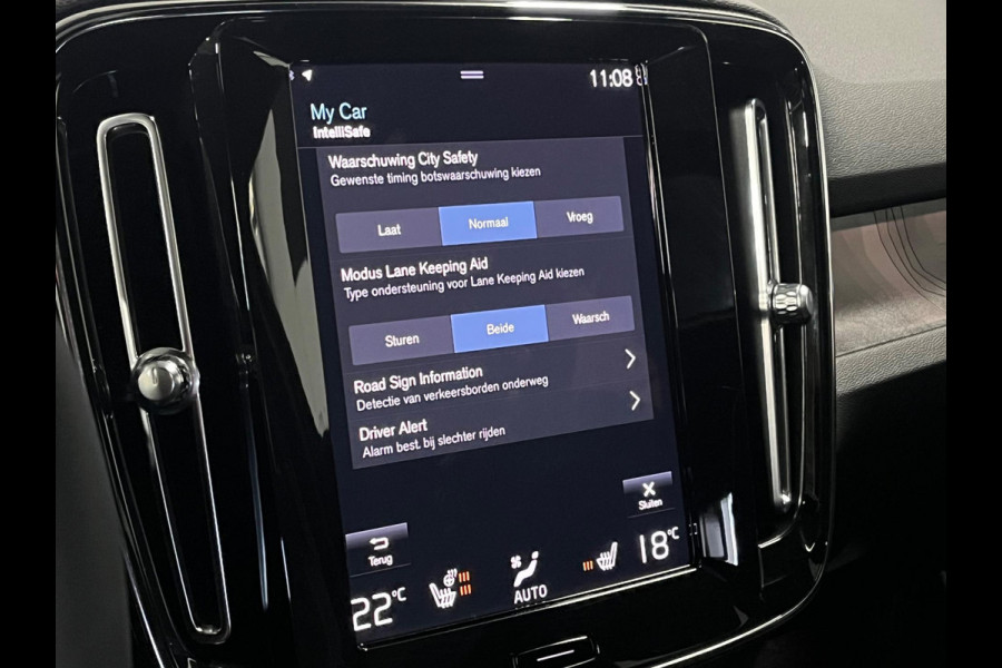 Volvo XC40 Recharge T4 Plus Dark Open dak | Harman/Kardon | Keyless | Cruise & Climate c. | Leder/Alcantara