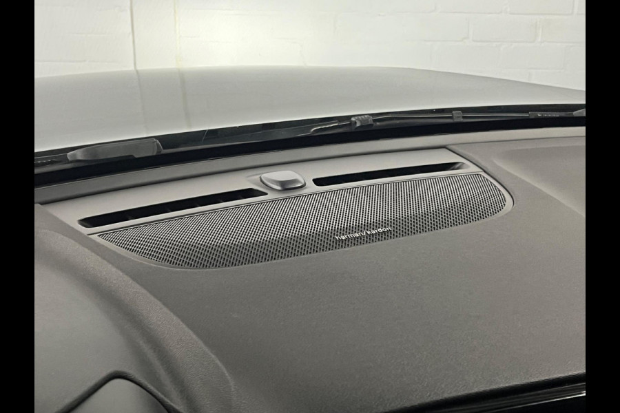 Volvo XC40 Recharge T4 Plus Dark Open dak | Harman/Kardon | Keyless | Cruise & Climate c. | Leder/Alcantara
