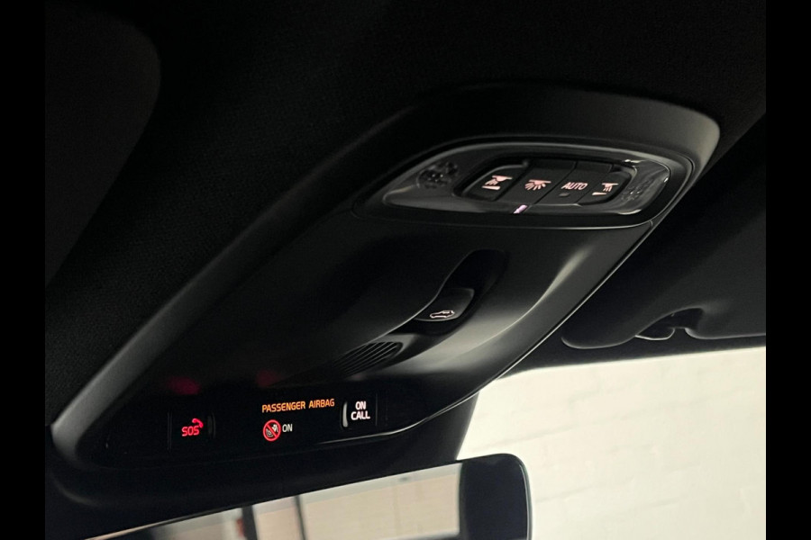 Volvo XC40 Recharge T4 Plus Dark Open dak | Harman/Kardon | Keyless | Cruise & Climate c. | Leder/Alcantara