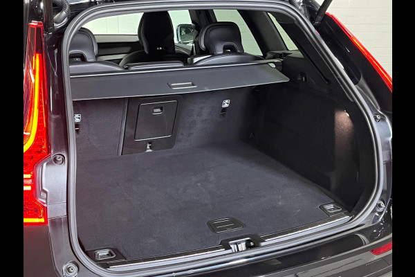 Volvo XC60 Recharge T6 AWD Black Edition Plus Open dak | Adapt. cruise | BLIS | 360 Camera | Keyless | Stoel-/Stuur verwarming