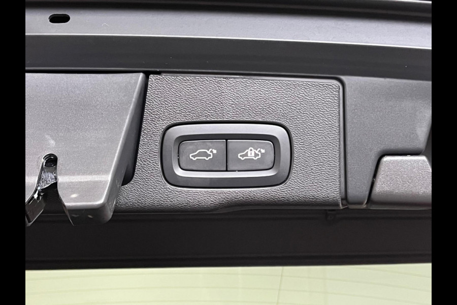 Volvo XC60 Recharge T6 AWD Black Edition Plus Open dak | Adapt. cruise | BLIS | 360 Camera | Keyless | Stoel-/Stuur verwarming