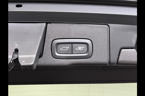 Volvo XC60 Recharge T6 AWD Black Edition Plus Open dak | Adapt. cruise | BLIS | 360 Camera | Keyless | Stoel-/Stuur verwarming