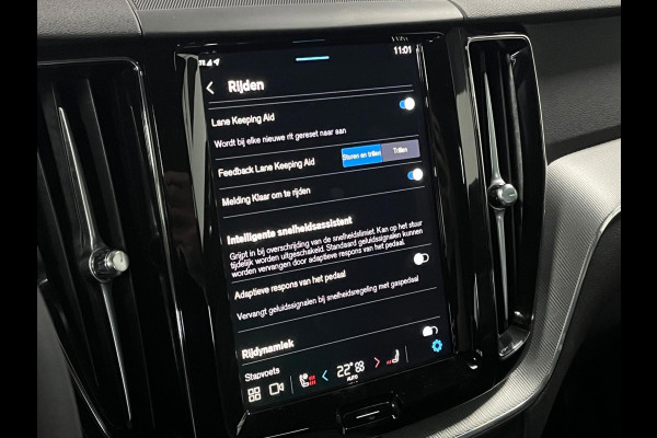 Volvo XC60 Recharge T6 AWD Black Edition Plus Open dak | Adapt. cruise | BLIS | 360 Camera | Keyless | Stoel-/Stuur verwarming