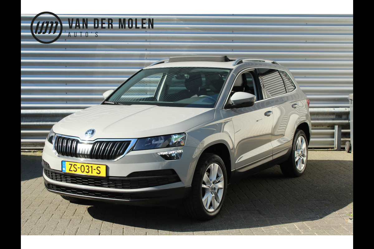 Škoda Karoq 1.0 TSI 116pk Ambition Business Panoramadak NL-Auto NAP Clima Cruise Navi 17"LMV Trekhaak 1200kg Škoda Karoq 1.0 TSI 116pk Ambition Business Panoramadak NL-Auto NAP Clima Cruise Navi 17"LMV Trekhaak 1200kg