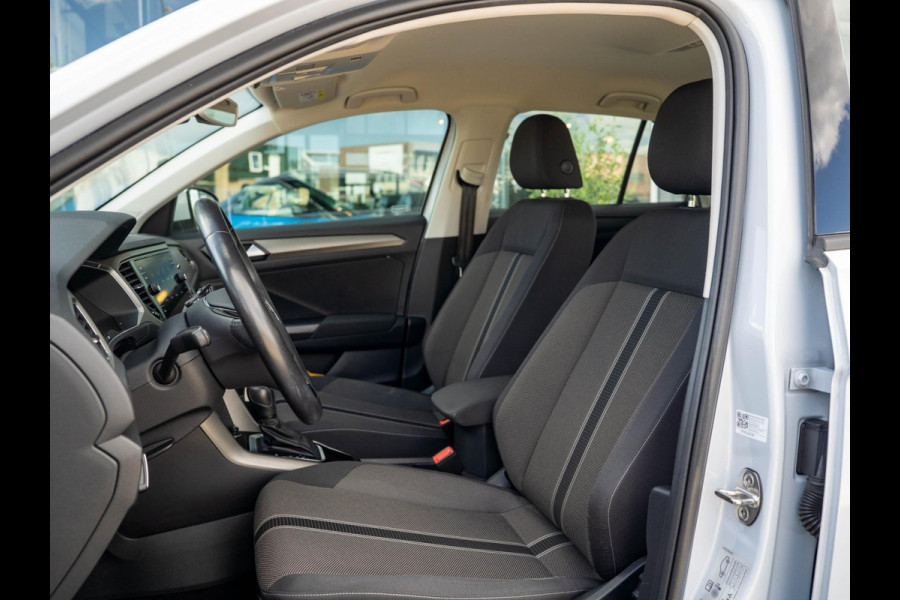 Volkswagen T-Roc 1.5 TSI Style Business / Adaptive / CarPlay / El. kofferbak / Sensoren / Navigatie