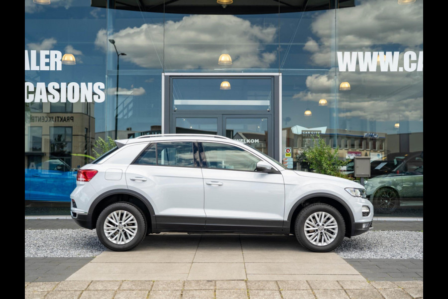 Volkswagen T-Roc 1.5 TSI Style Business / Adaptive / CarPlay / El. kofferbak / Sensoren / Navigatie