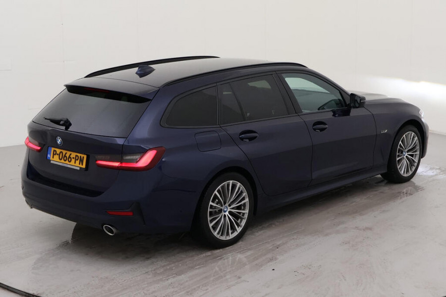 BMW 3 Serie Touring 320e Business Edition Plus NL AUTO | LEDER | STOELVERW | CARPLAY |