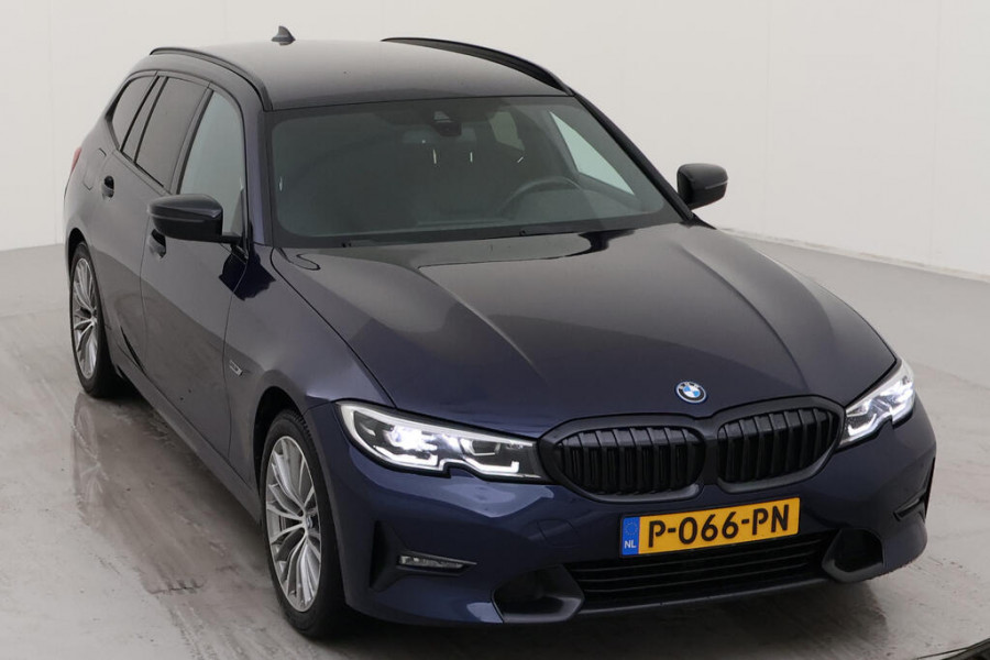 BMW 3 Serie Touring 320e Business Edition Plus NL AUTO | LEDER | STOELVERW | CARPLAY |