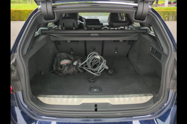 BMW 3 Serie Touring 320e Business Edition Plus NL AUTO | LEDER | STOELVERW | CARPLAY |