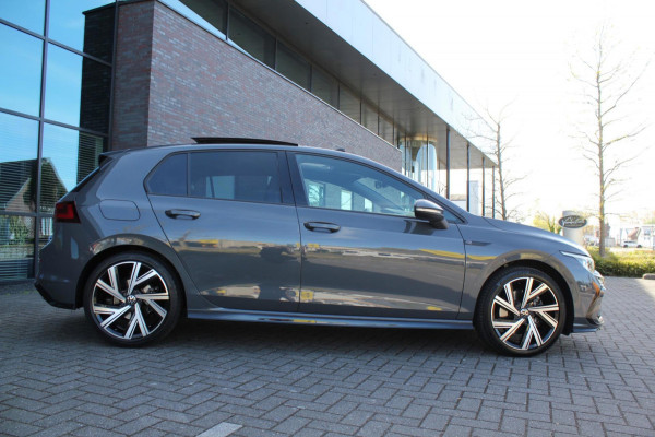 Volkswagen Golf 1.5 eTSI R-Line DSG pano HUD H&K CAM
