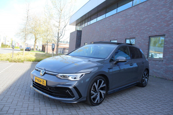 Volkswagen Golf 1.5 eTSI R-Line DSG pano HUD H&K CAM
