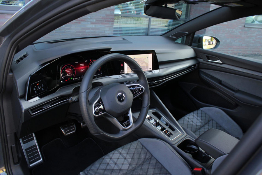 Volkswagen Golf 1.5 eTSI R-Line DSG pano HUD H&K CAM