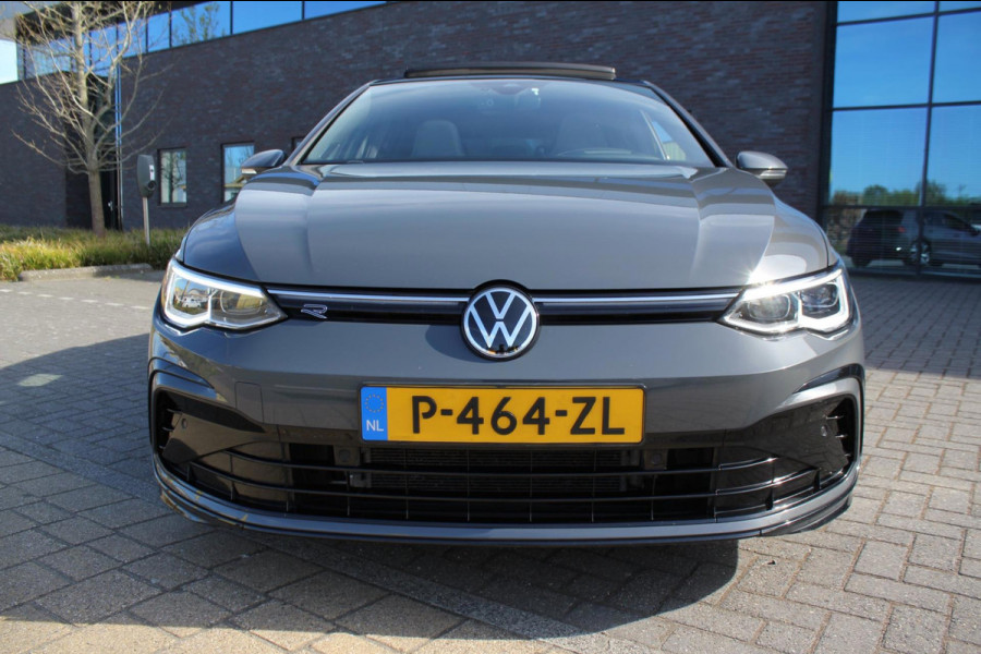 Volkswagen Golf 1.5 eTSI R-Line DSG pano HUD H&K CAM