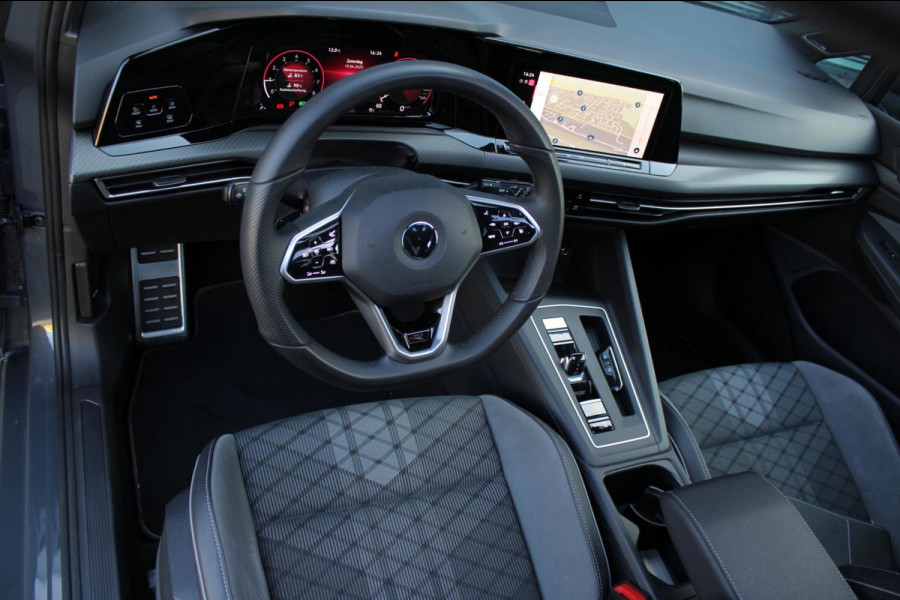 Volkswagen Golf 1.5 eTSI R-Line DSG pano HUD H&K CAM