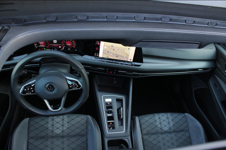 Volkswagen Golf 1.5 eTSI R-Line DSG pano HUD H&K CAM