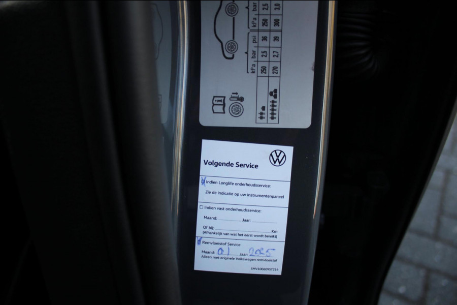 Volkswagen Golf 1.5 eTSI R-Line DSG pano HUD H&K CAM