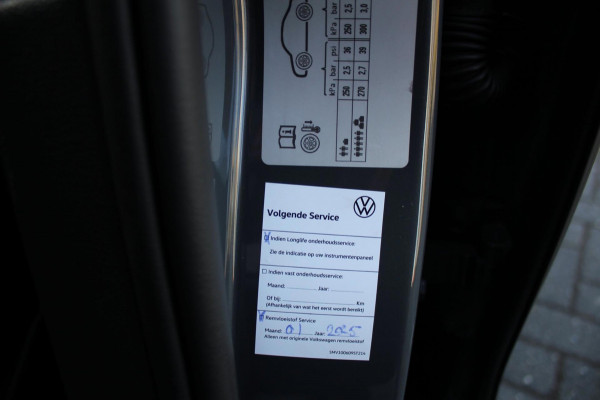 Volkswagen Golf 1.5 eTSI R-Line DSG pano HUD H&K CAM