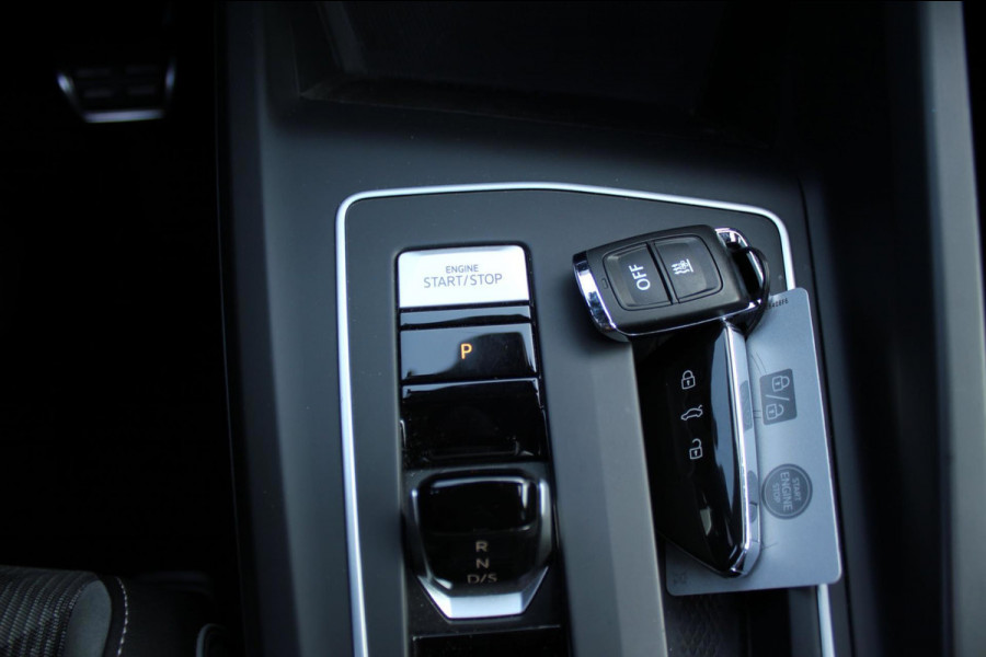 Volkswagen Golf 1.5 eTSI R-Line DSG pano HUD H&K CAM