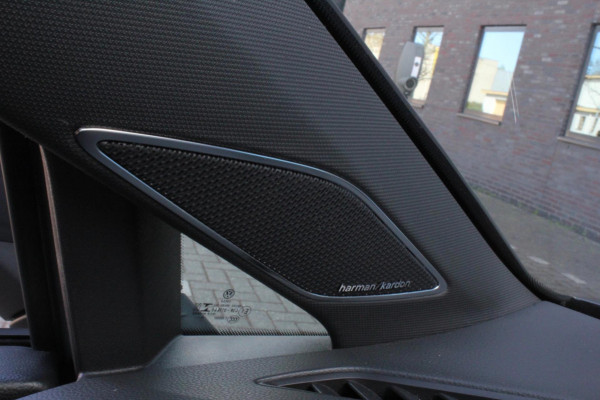 Volkswagen Golf 1.5 eTSI R-Line DSG pano HUD H&K CAM