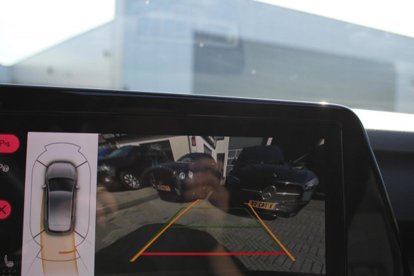 Volkswagen Golf 1.5 eTSI R-Line DSG pano HUD H&K CAM