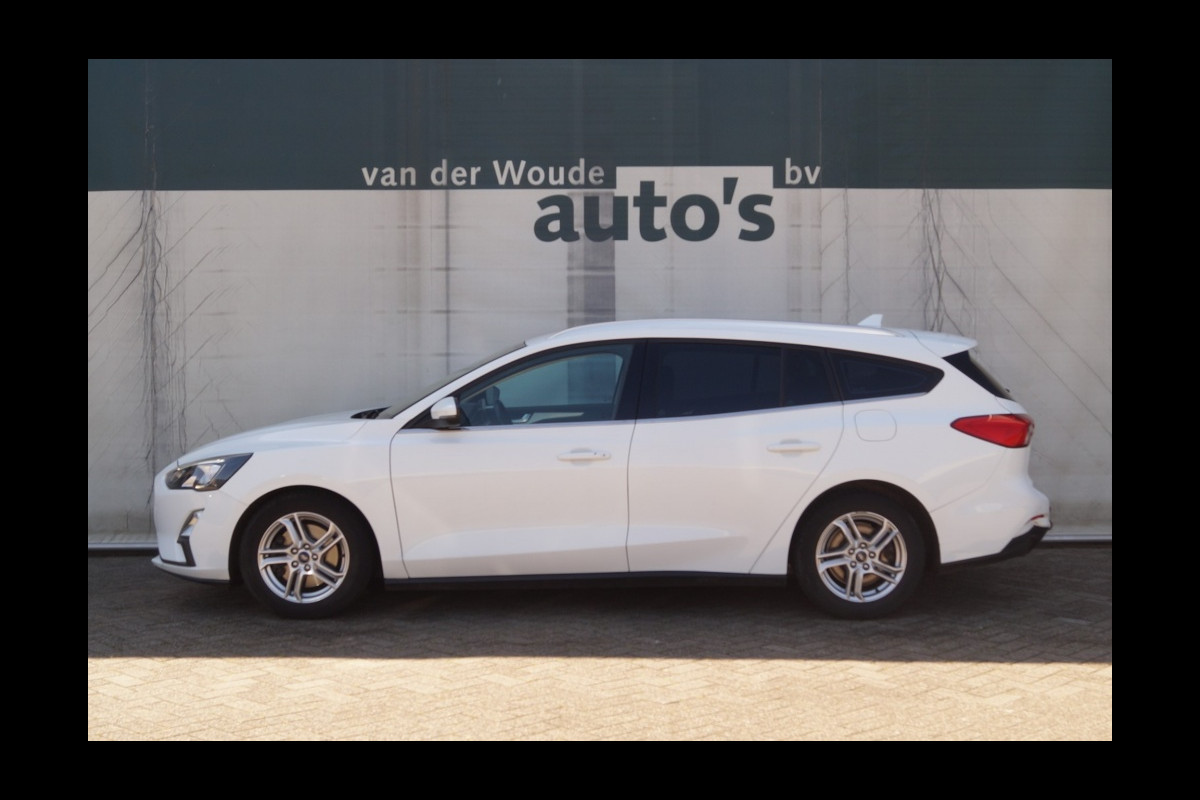 Ford Focus Wagon 1.0 EcoBoost Trend Edition Business -NAVI- Ford Focus Wagon 1.0 EcoBoost Trend Edition Business -NAVI-