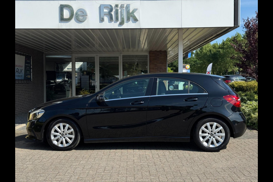 Mercedes-Benz A-Klasse 180 Business Solution | Groot Navi, Camera, Stoelverw., Cruise | Dealeronderhouden | 1e Eigenaar | NAP |